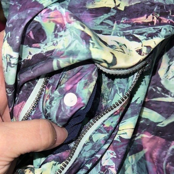 LULULEMON jacket - Picture 4 of 8